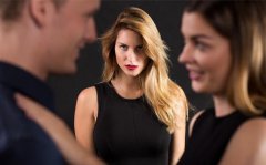 一个婚姻出轨男人的纠结：既离不开妻子，又离不开第三者该怎么办？